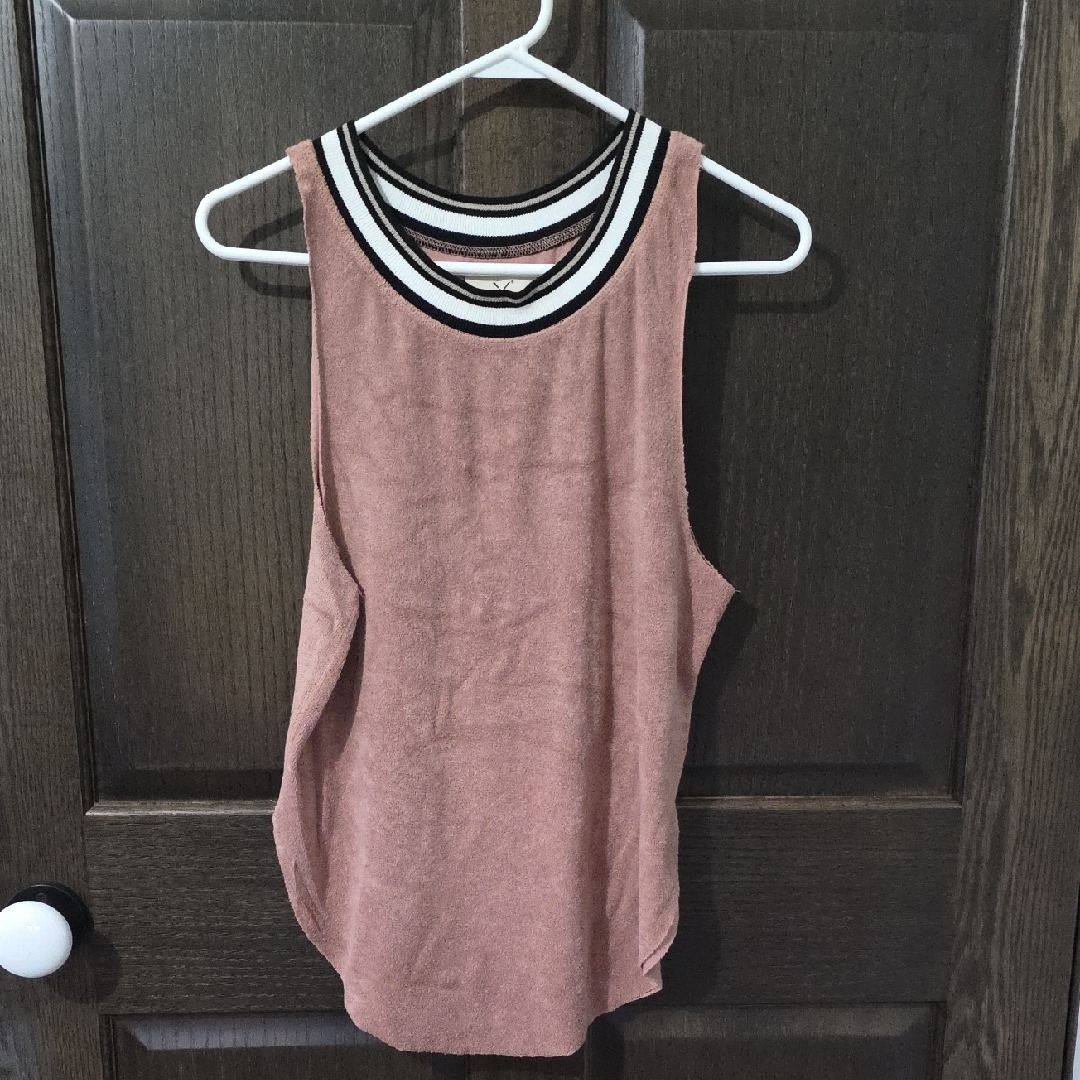 Swanky Towel Tank